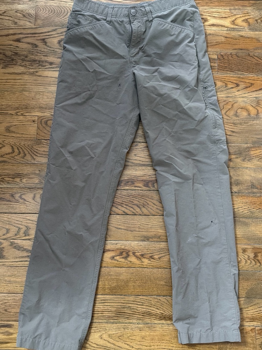 Ascend Men's Gray Chino-Style Casual Pants